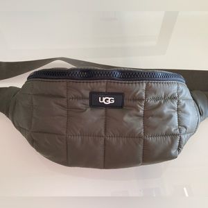 UGG Gibbs Belt Bag Puff